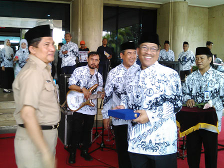 Pencarian PGRI Kayong Utara - Persatuan Guru Republik Indonesia Cabang Kayong Utara